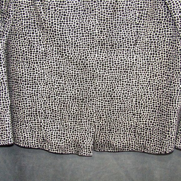 Chicos No Iron White Black Alligator Print Shirt Womens Sz L 2 Button Up Cotton - Picture 3 of 9